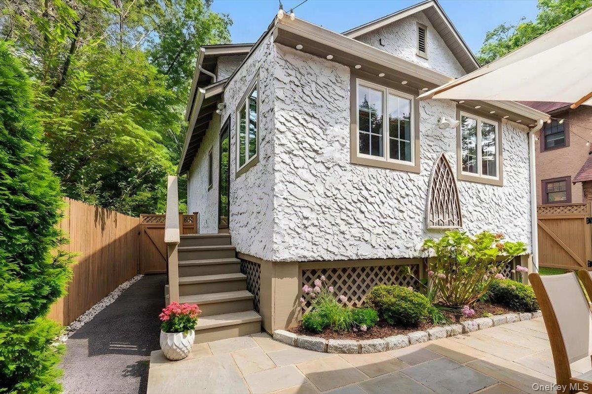 14 Fernwood Avenue Property Photo 13