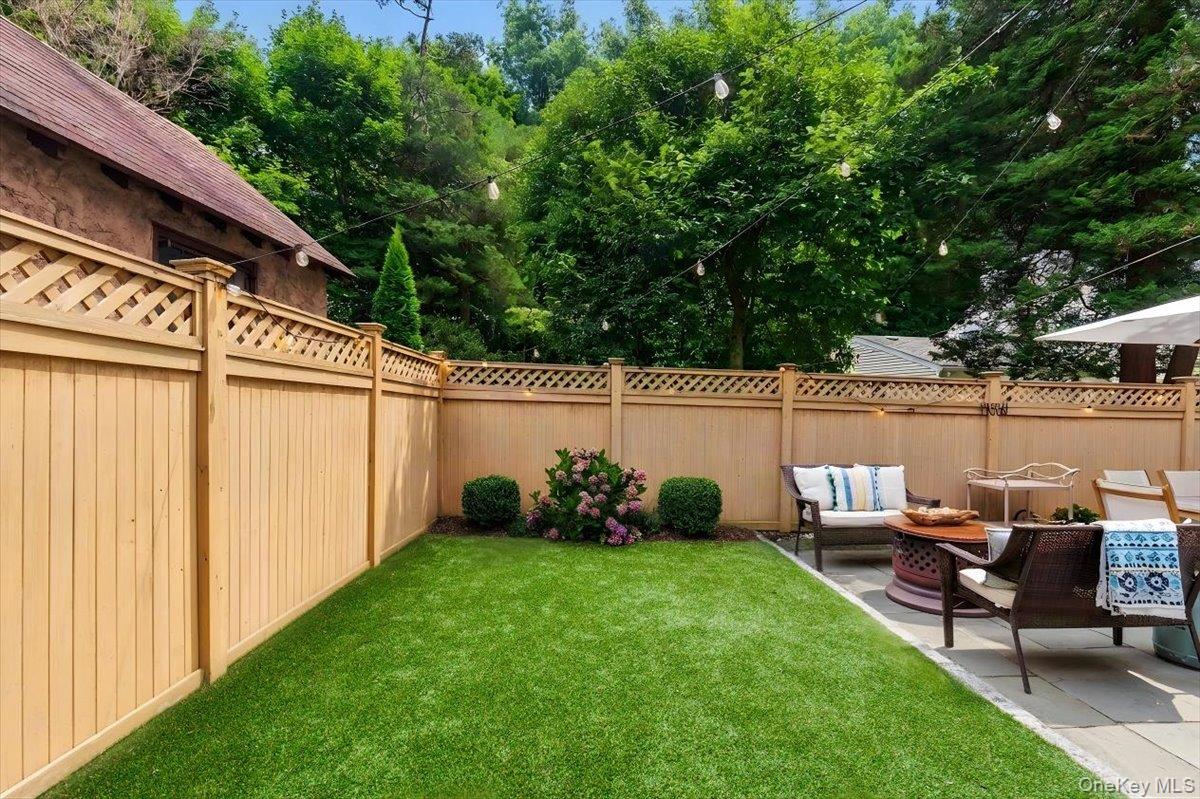14 Fernwood Avenue Property Photo 16