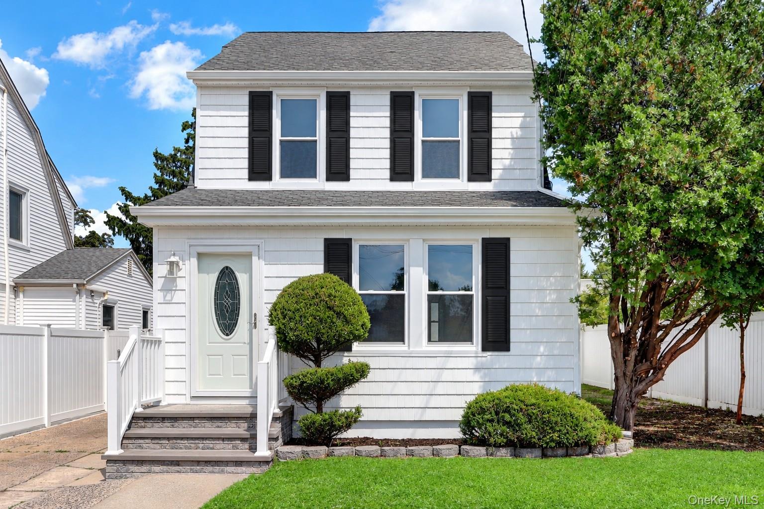 15 Stratford Avenue Property Photo 1
