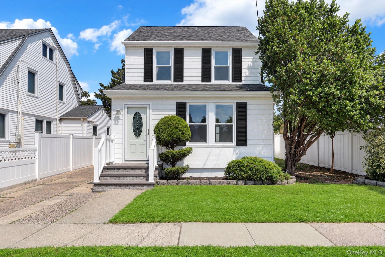 15 Stratford Avenue Property Photo 2