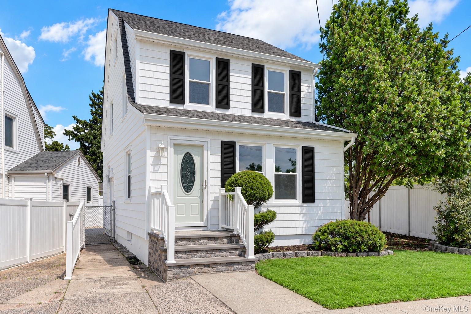15 Stratford Avenue Property Photo 3