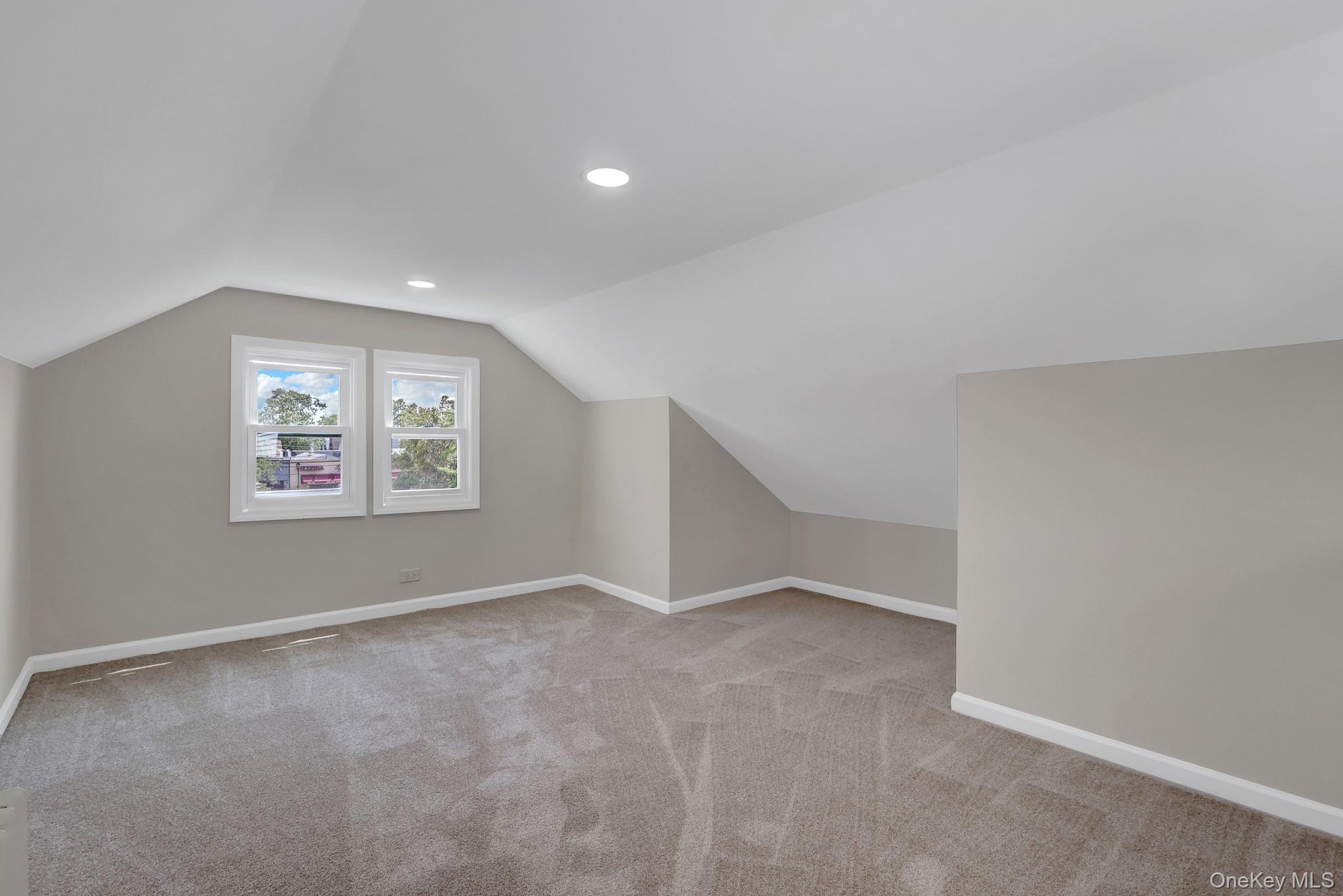 15 Stratford Avenue Property Photo 20