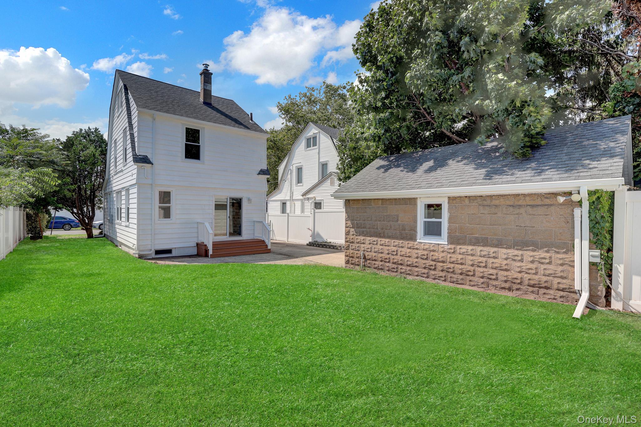 15 Stratford Avenue Property Photo 27