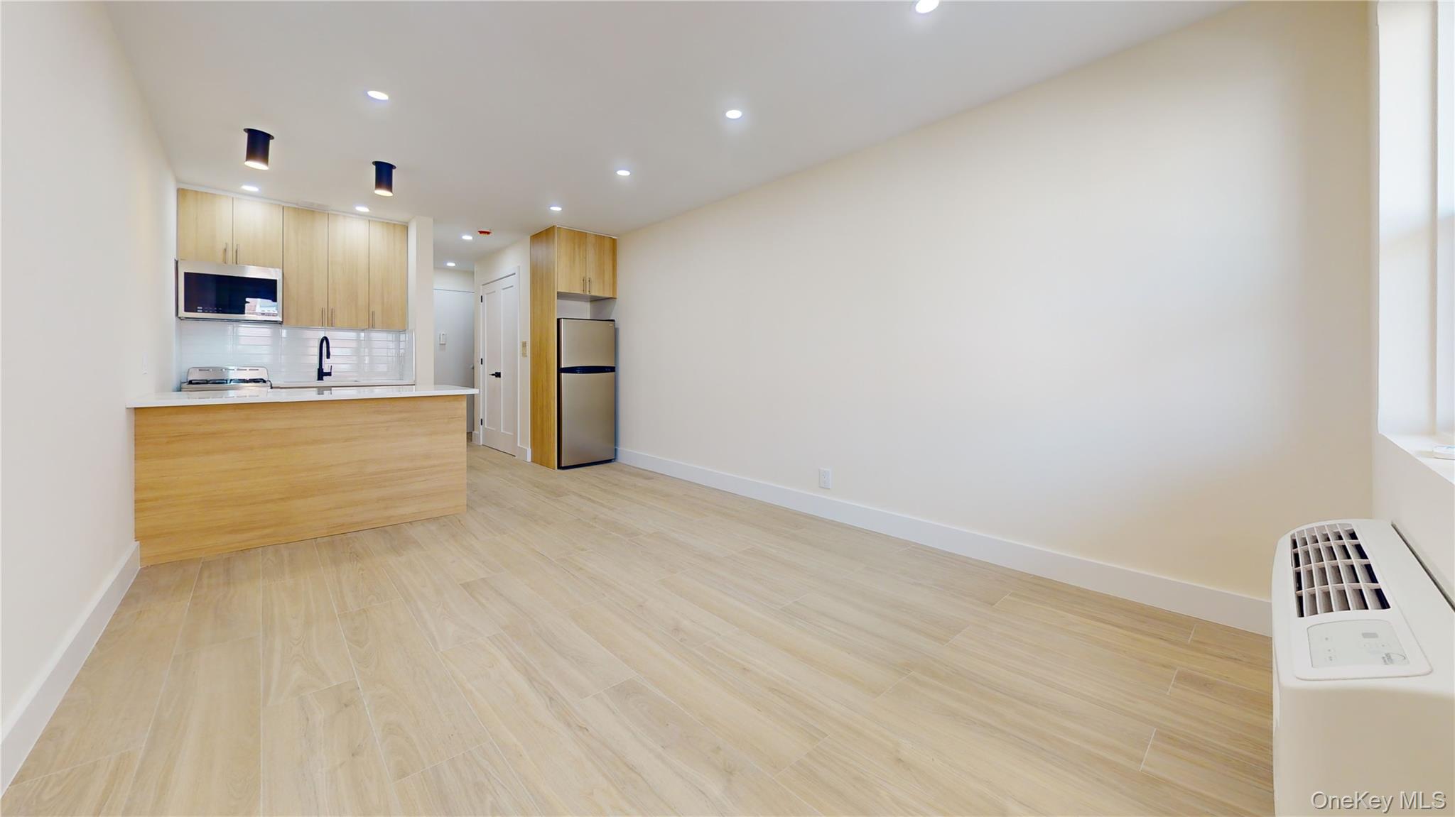 63-52 Saunders Street 2b Property Photo 2