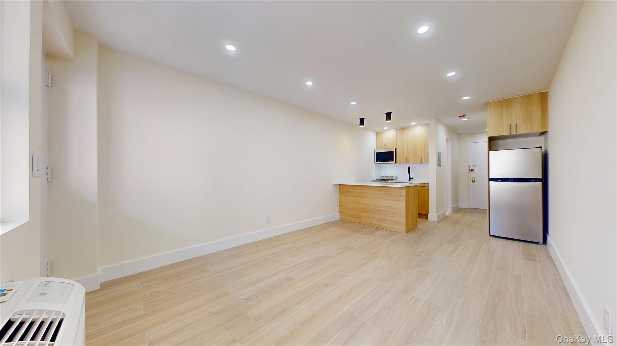63-52 Saunders Street 2b Property Photo 3