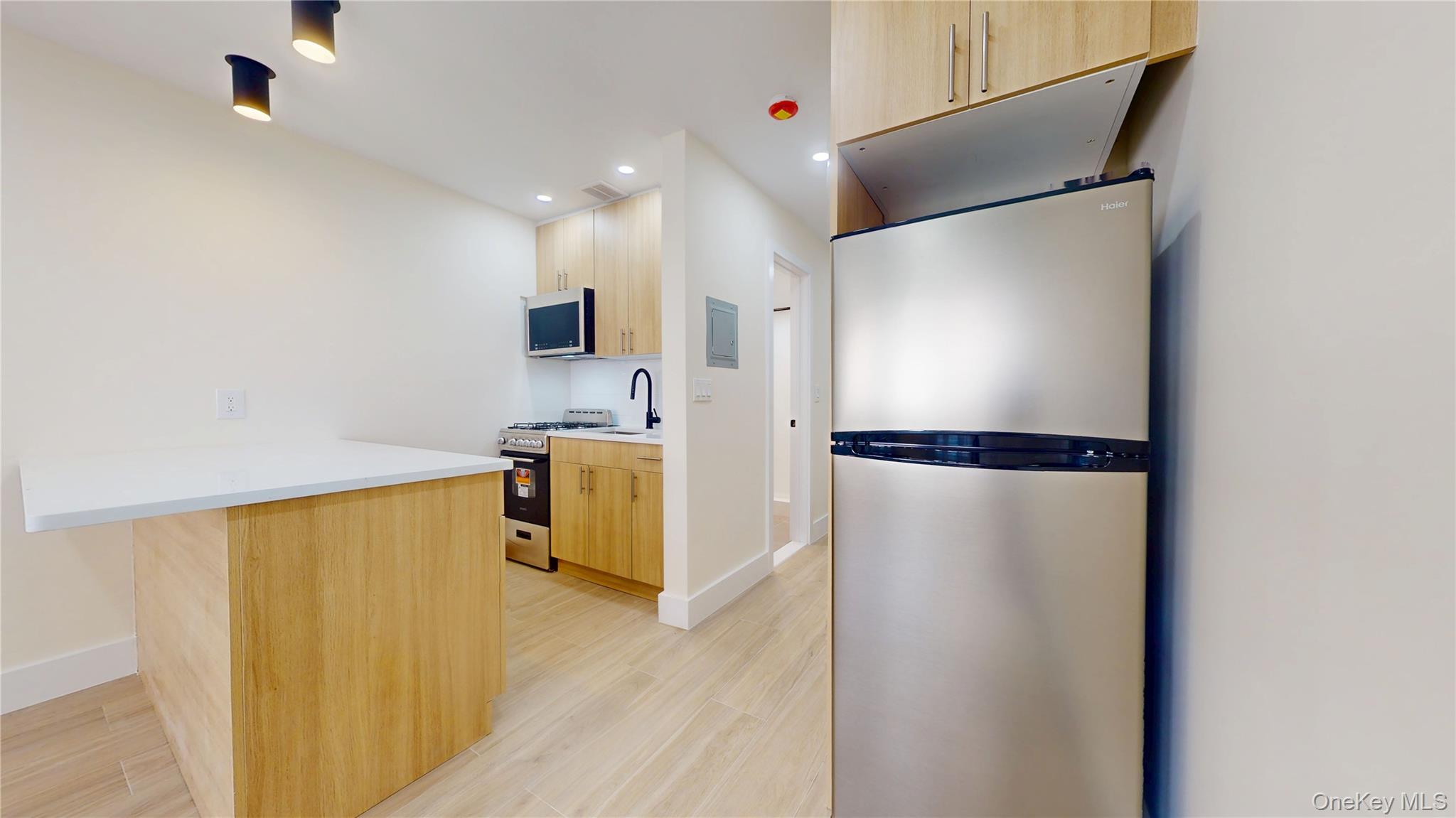 63-52 Saunders Street 2b Property Photo 5