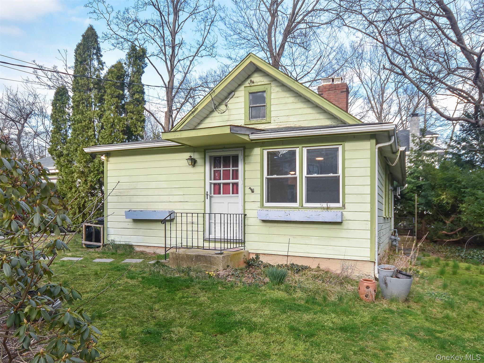 67 Glenlawn Avenue Cottage Property Photo 2