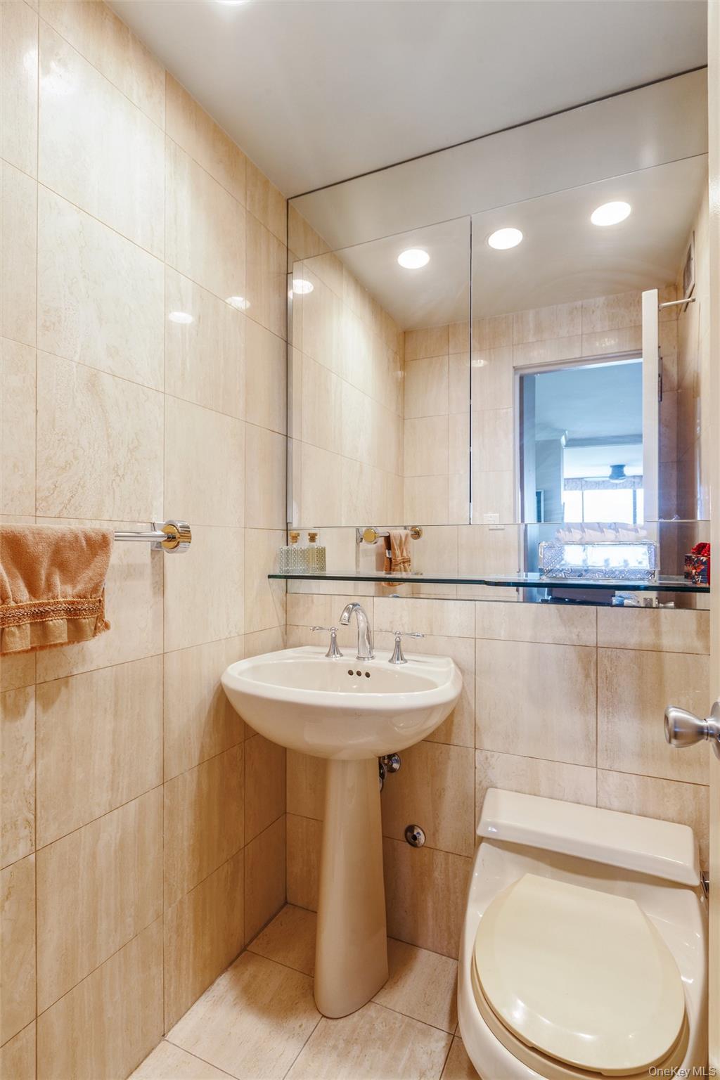 27010 Grand Central Parkway 32e Property Photo 12