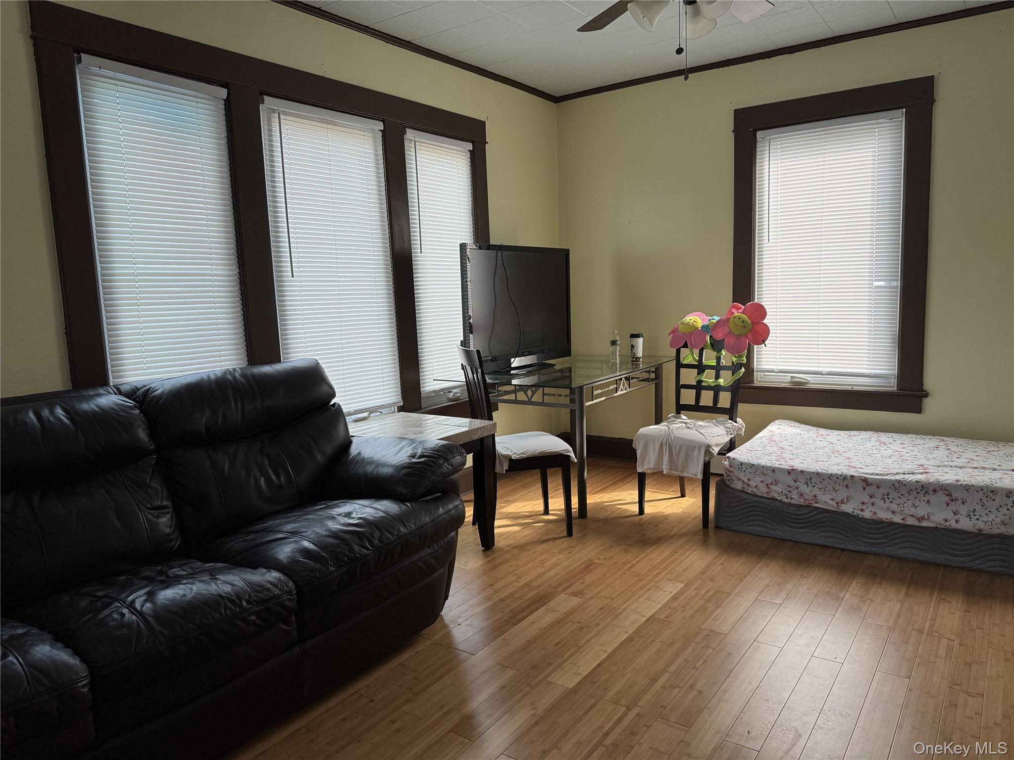 39 Crescent Place Property Photo 3