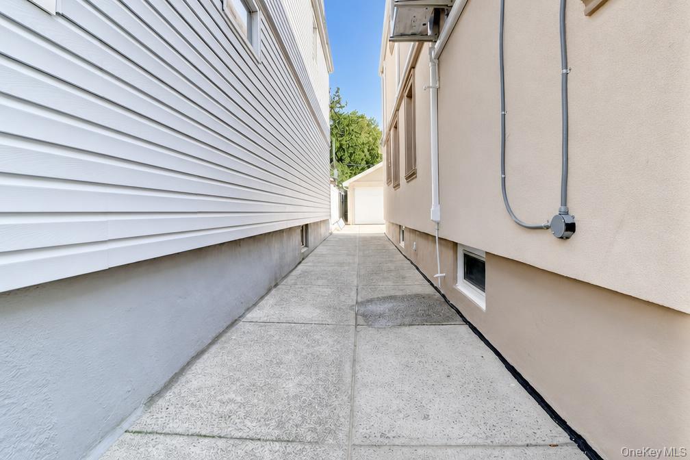 6472 80th Avenue Property Photo 2