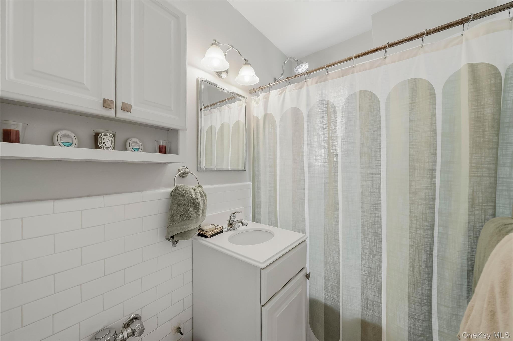 20 N Broadway A304 Property Photo 24
