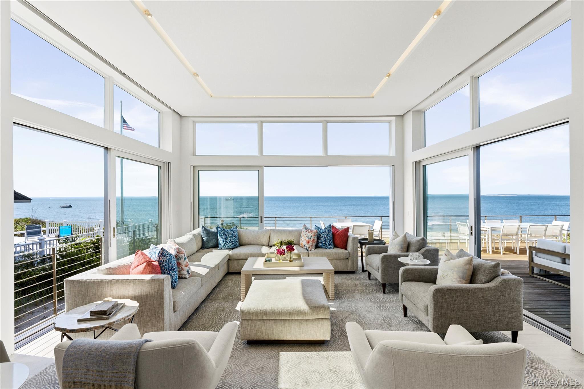 14 Peconic Crescent Property Photo 14
