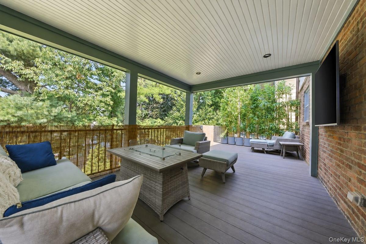 277 Devoe Avenue Property Photo 37