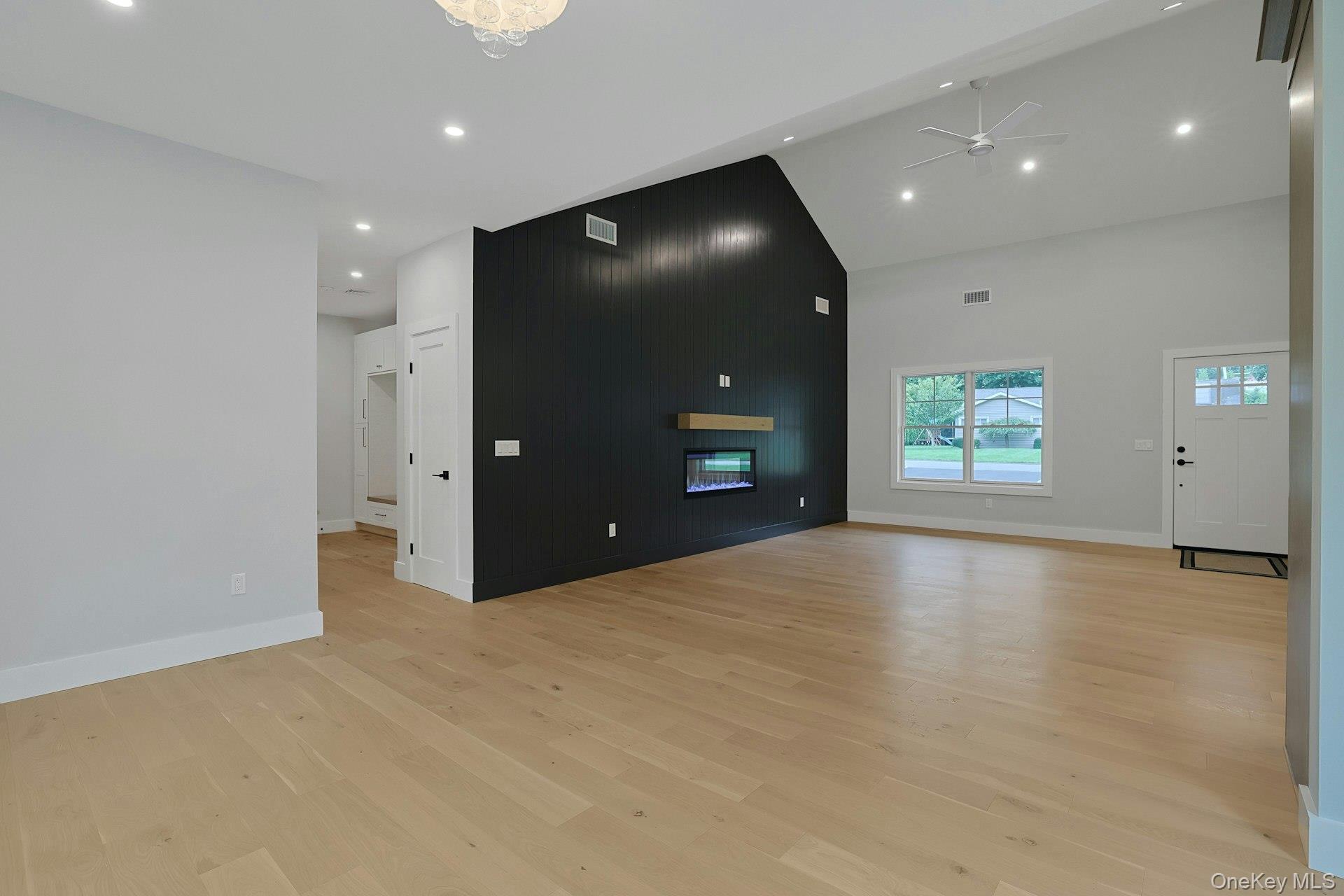 100 Hazelton Circle Property Photo 6