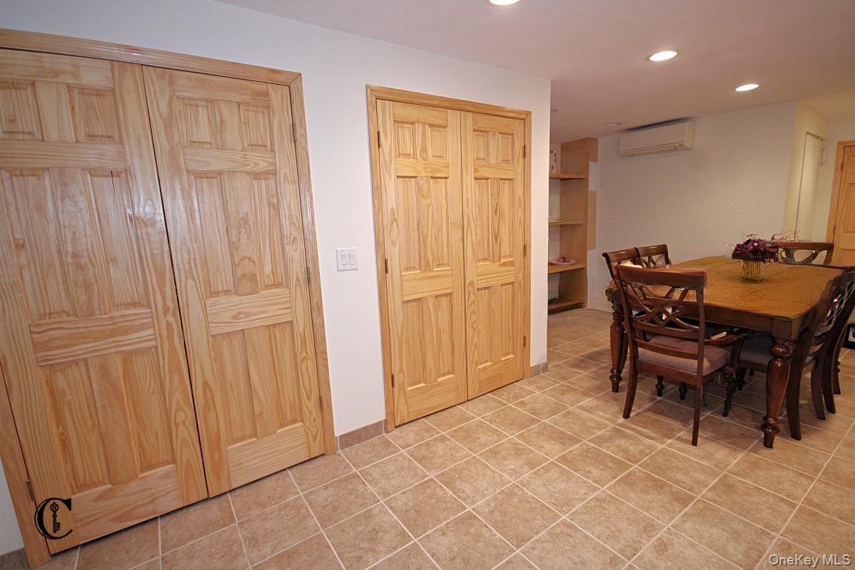 2026 E 74 Street Property Photo 17