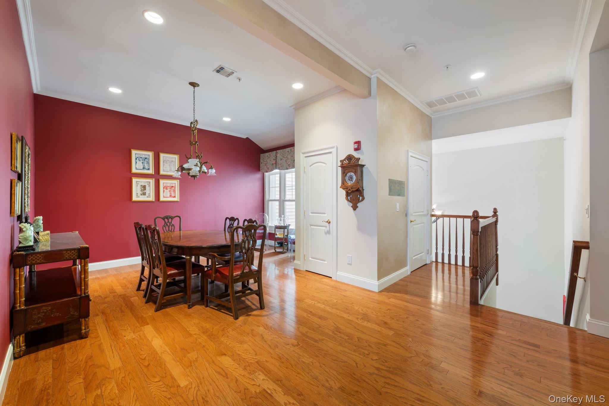 469 Pacing Way Property Photo 3