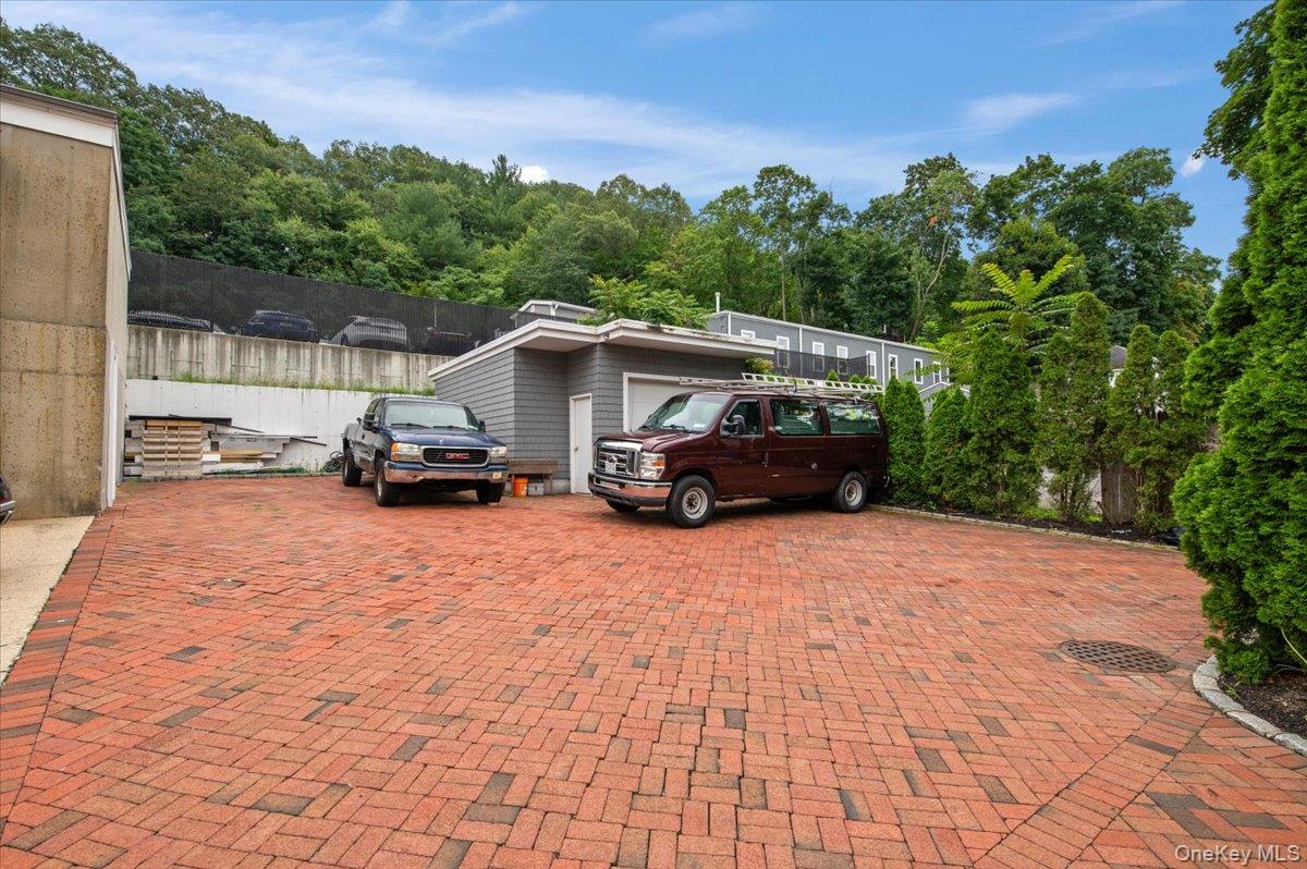 97 Pine Hollow Road Property Photo 21