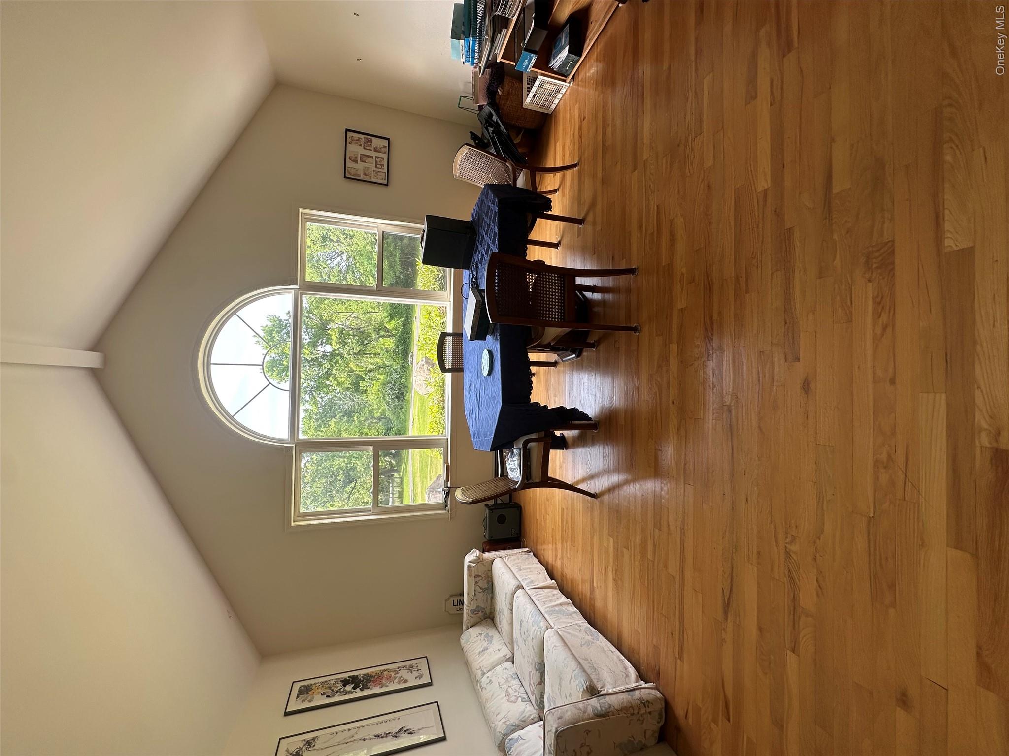 36 Greentree Lane Property Photo 3