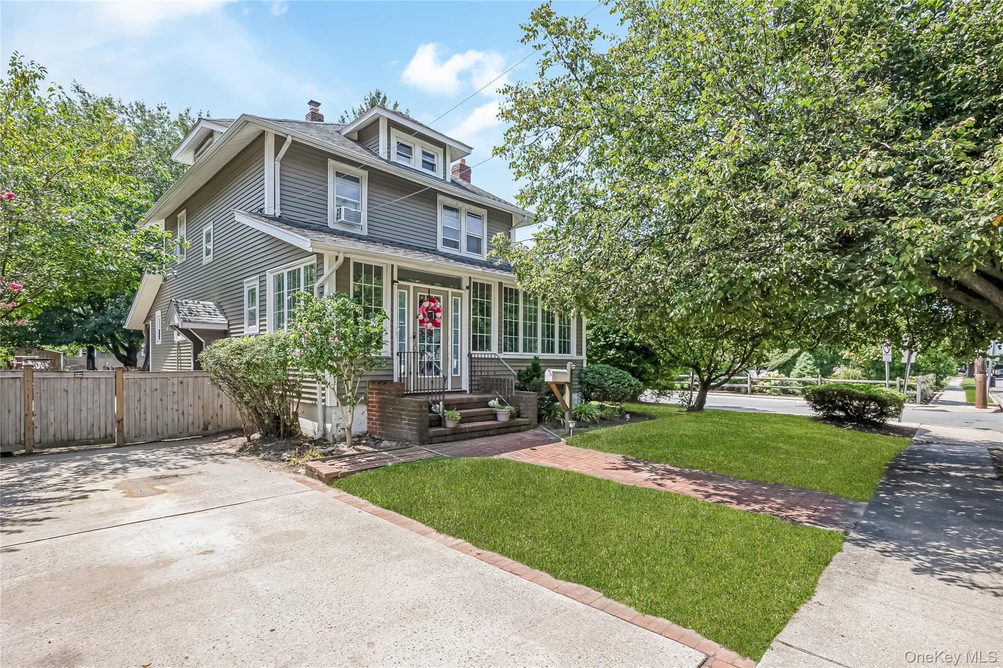 958 Thomas Avenue Property Photo 1