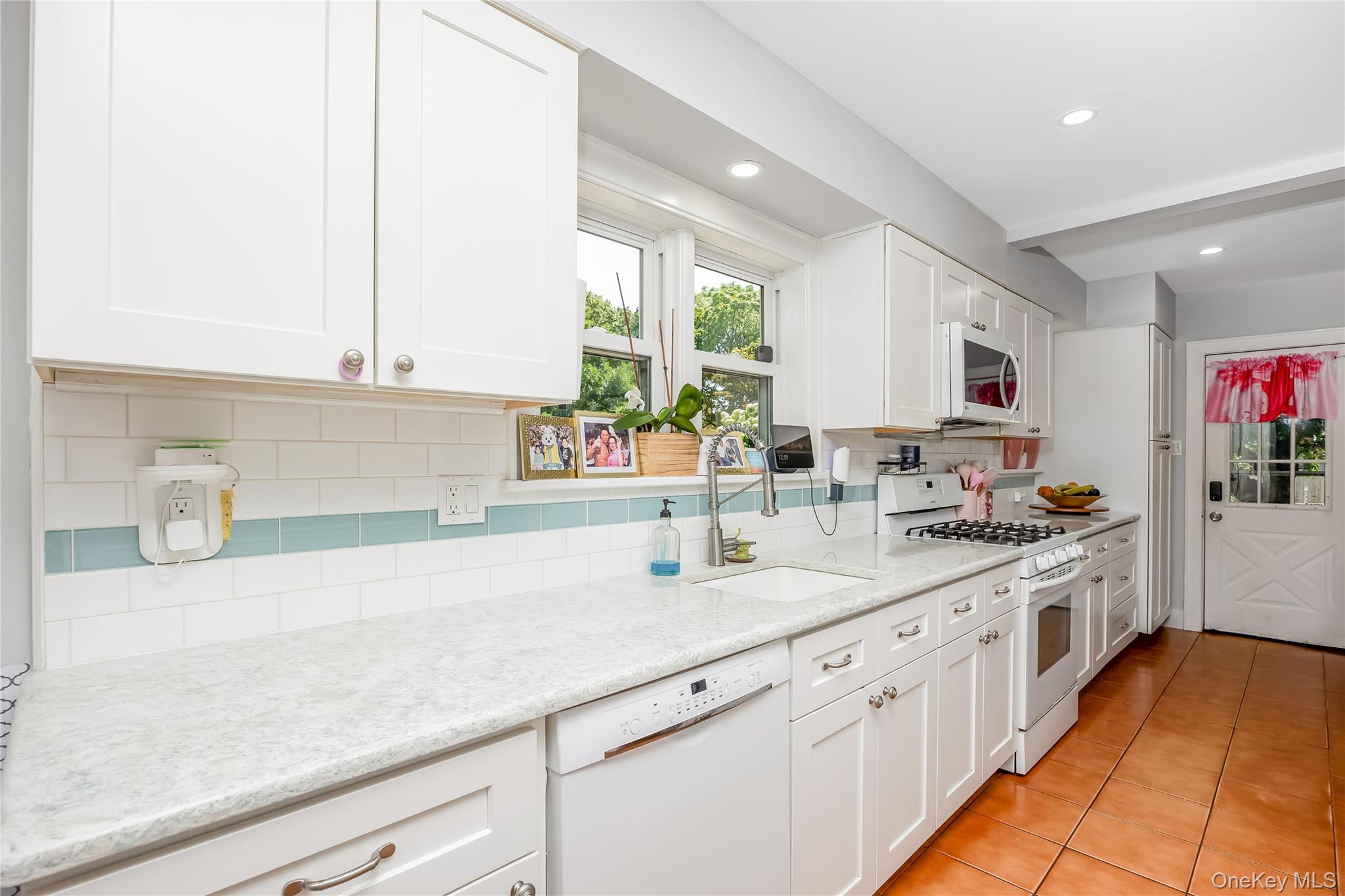 958 Thomas Avenue Property Photo 15