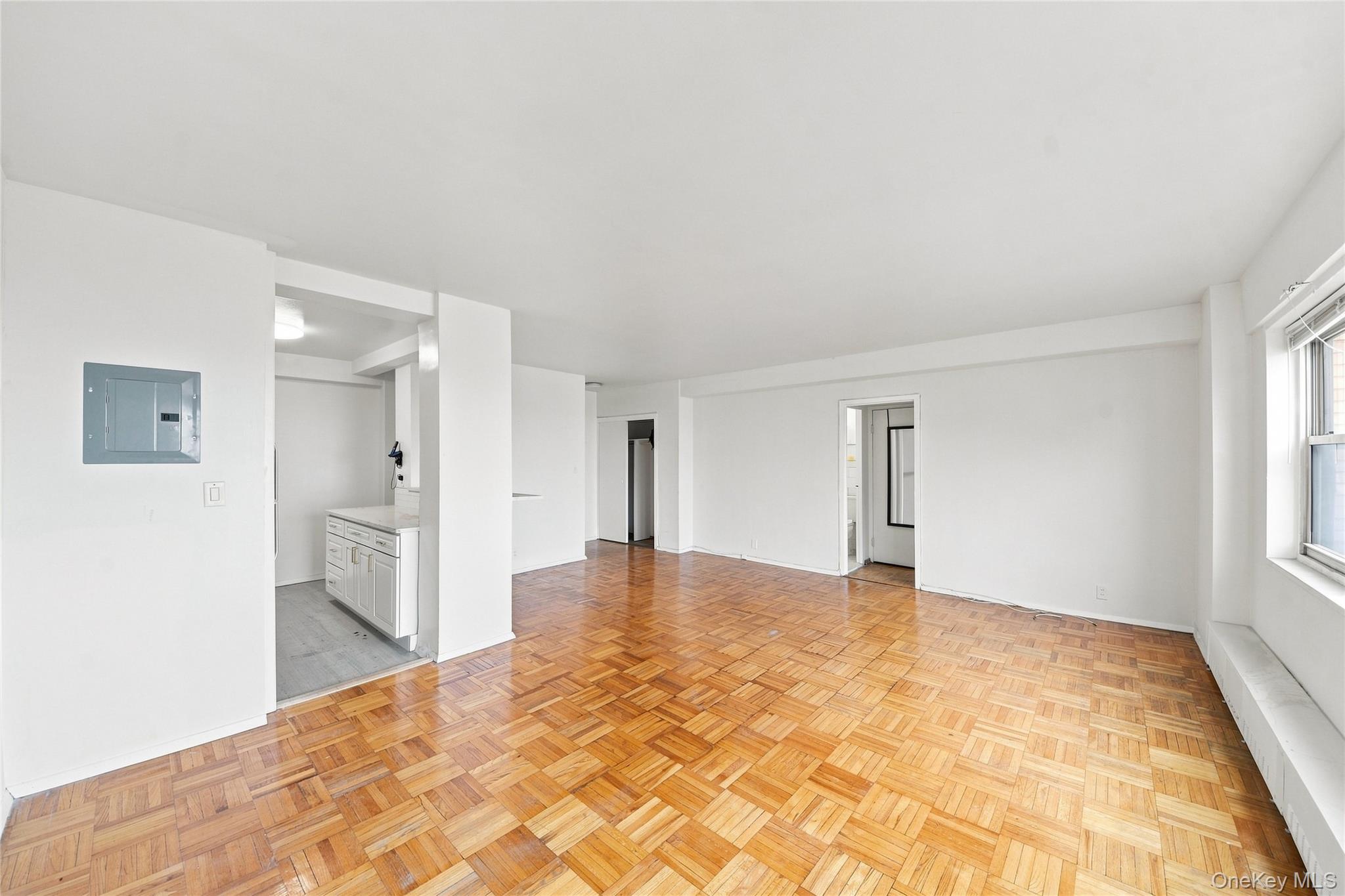 8 Fordham Hill Oval 16d Property Photo 4