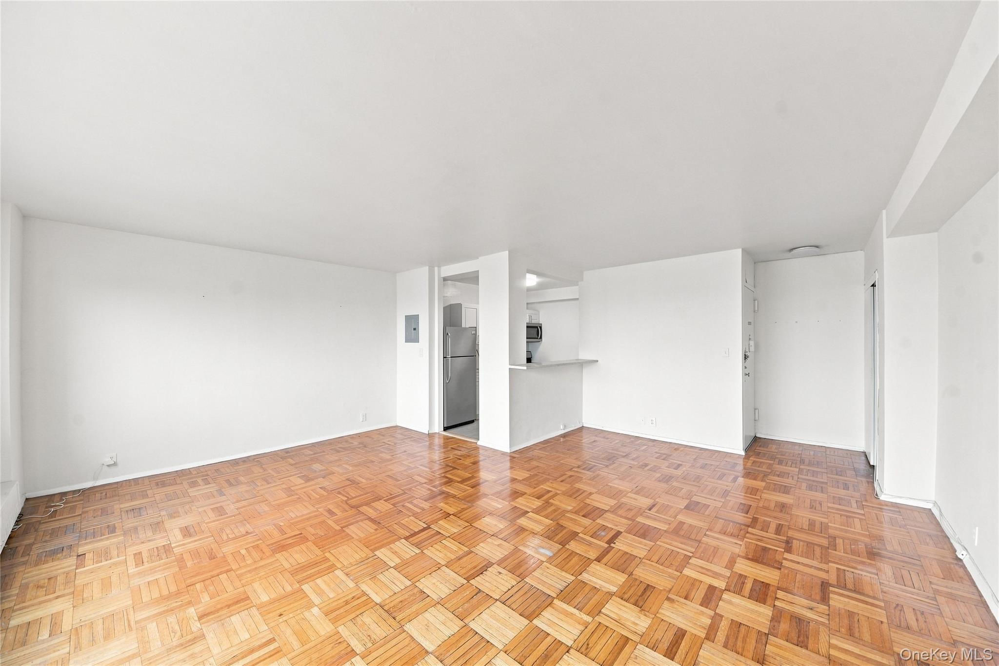 8 Fordham Hill Oval 16d Property Photo 5