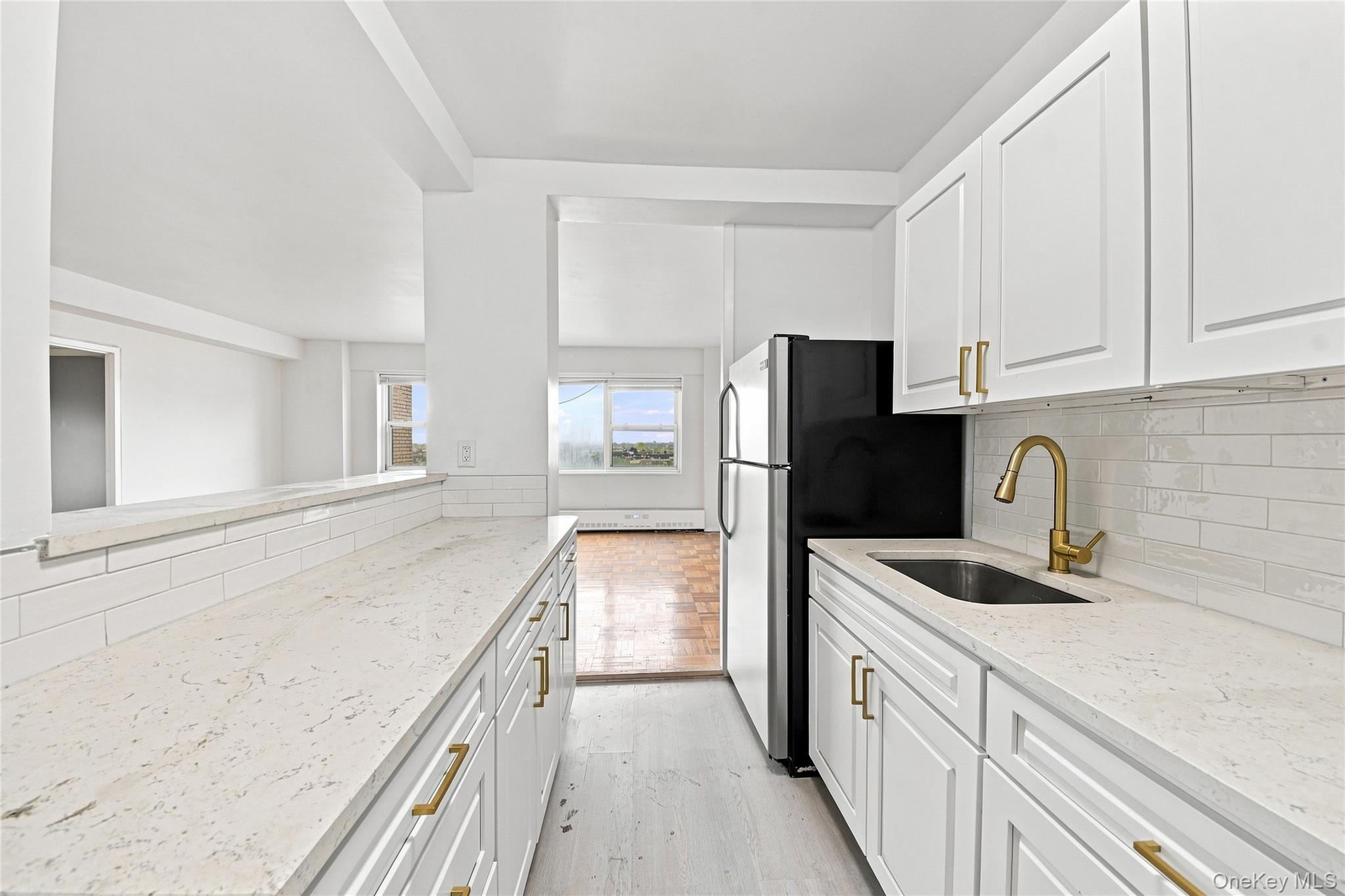 8 Fordham Hill Oval 16d Property Photo 7