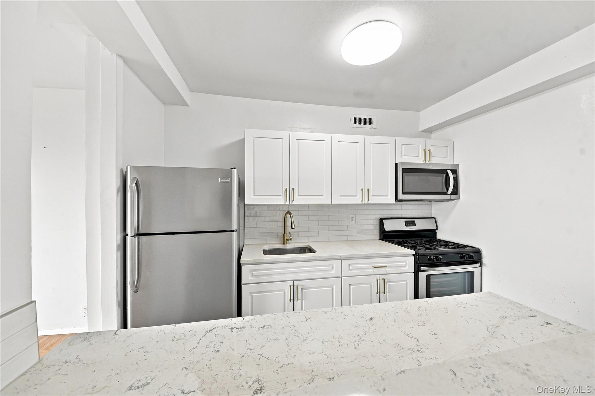 8 Fordham Hill Oval 16d Property Photo 8