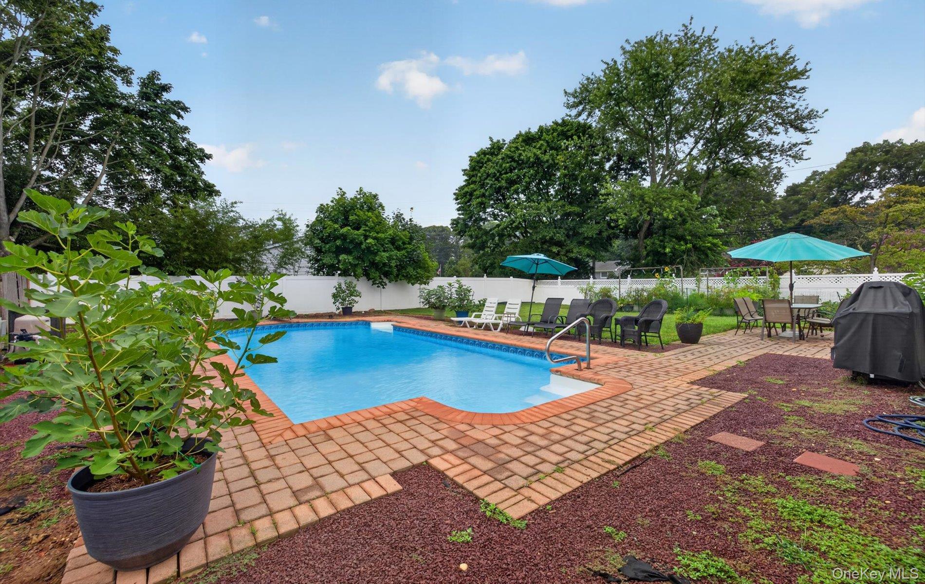 178 Montrose Drive Property Photo 40
