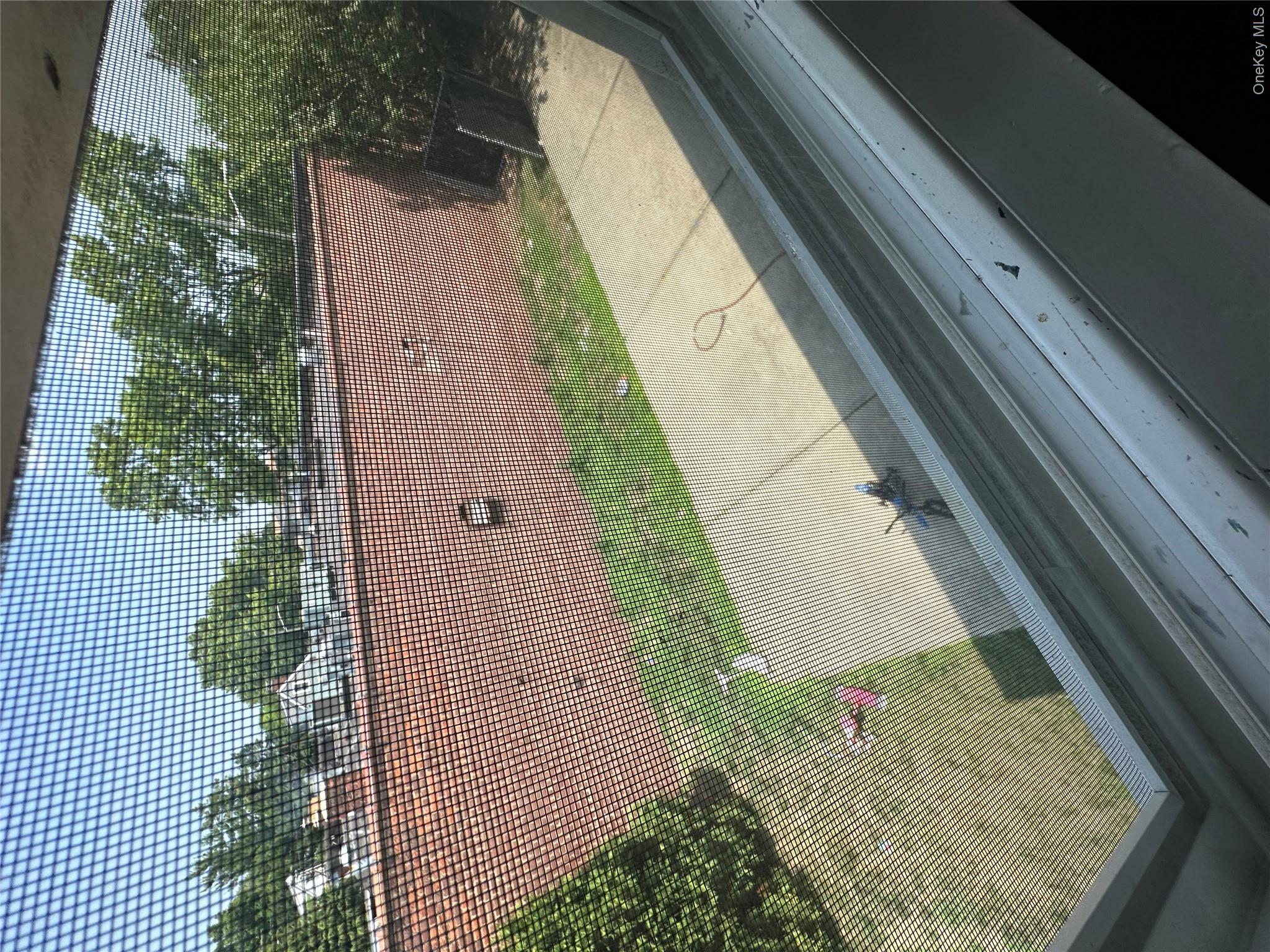 137 Nassau Boulevard Property Photo 12
