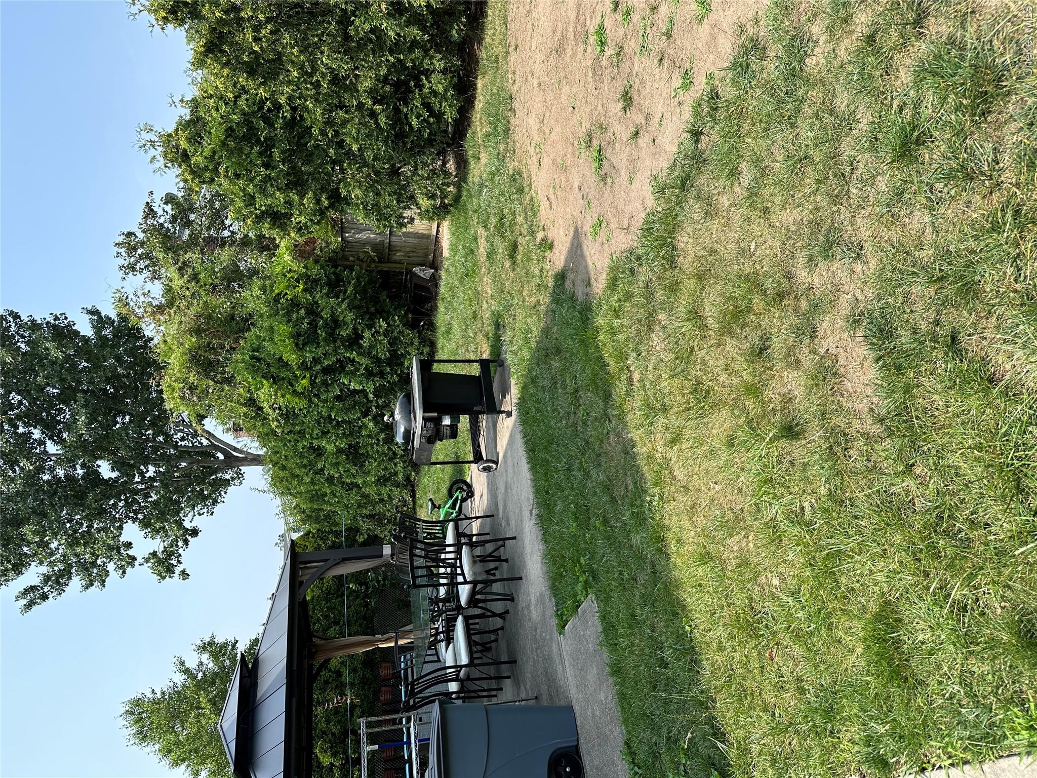 137 Nassau Boulevard Property Photo 16