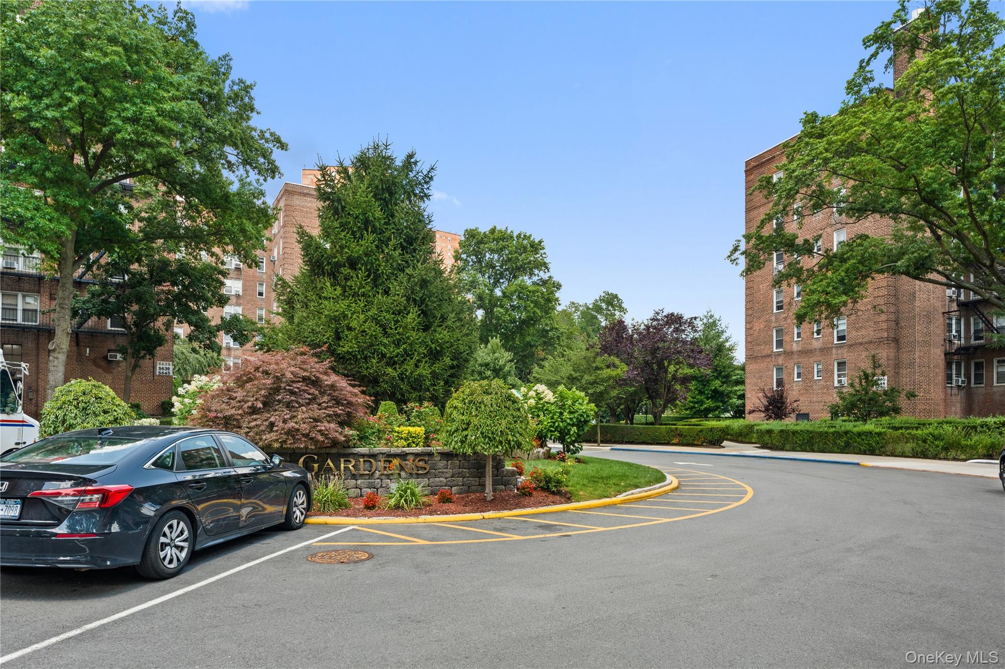5645 Netherland 6b Property Photo 2