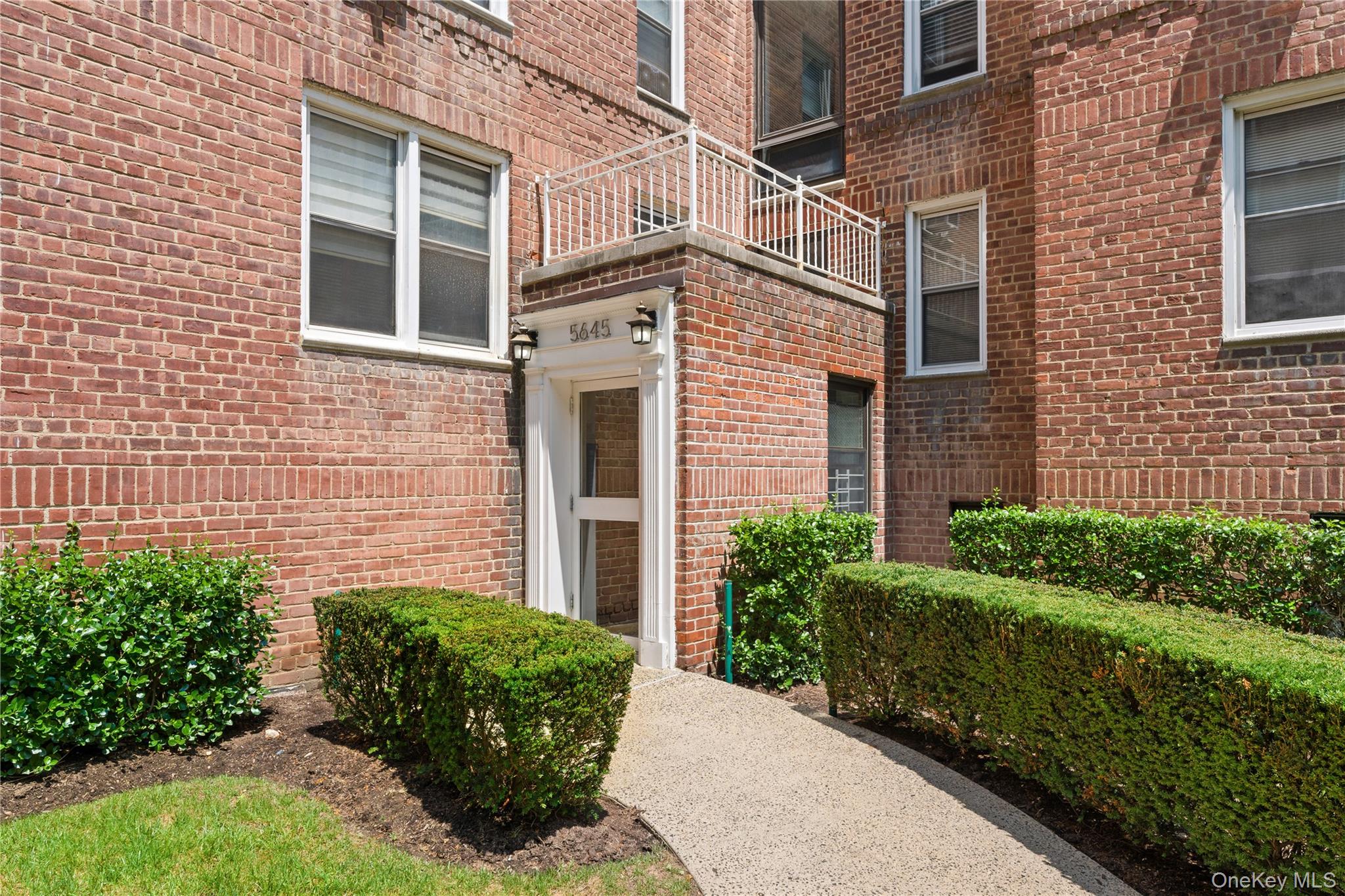 5645 Netherland 6b Property Photo 3