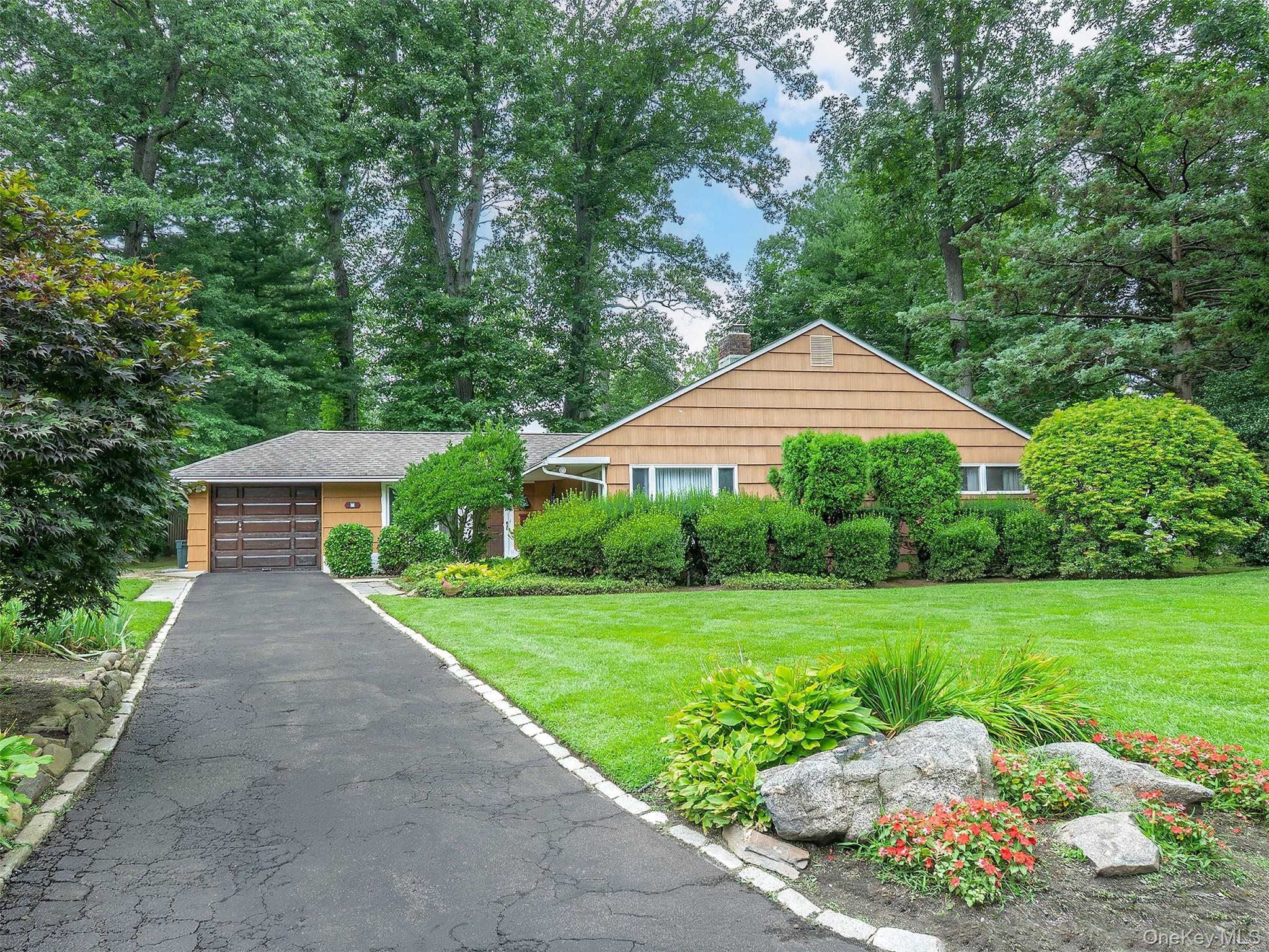 7 Appletree Lane Property Photo 1
