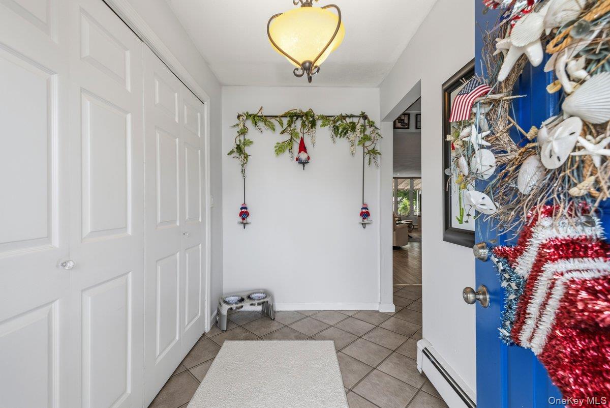 27 Wheelbarrow Lane Property Photo 3