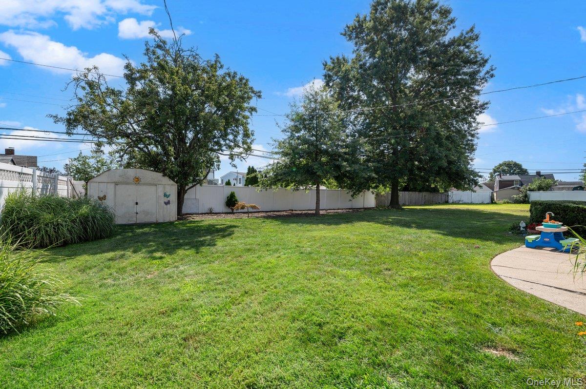 27 Wheelbarrow Lane Property Photo 15
