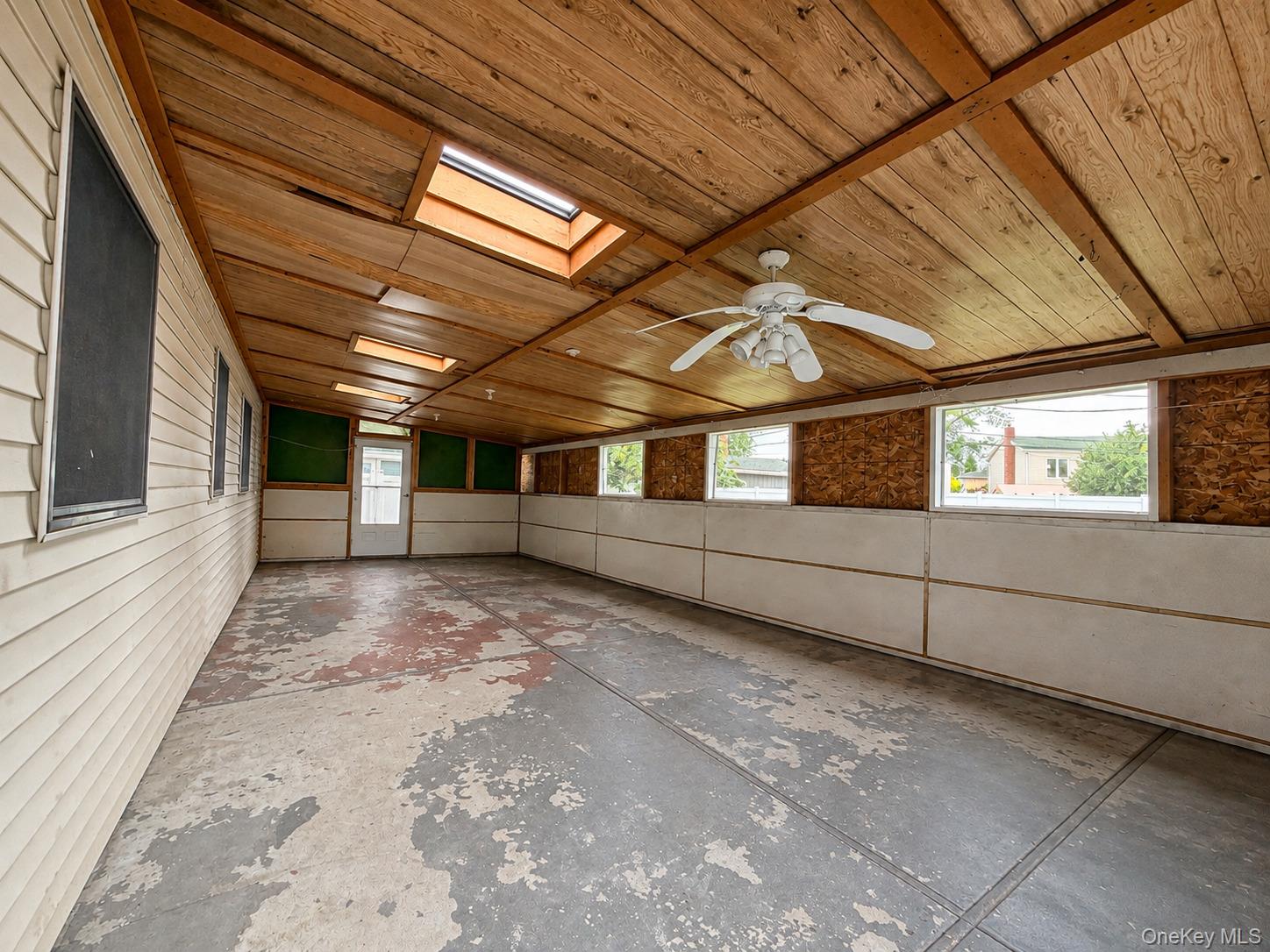 95 W Lake Drive Property Photo 31