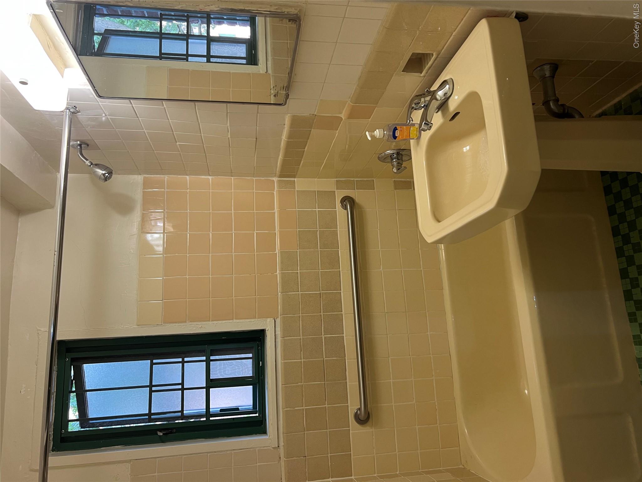1569 Metropolitan Avenue 5c Property Photo 6