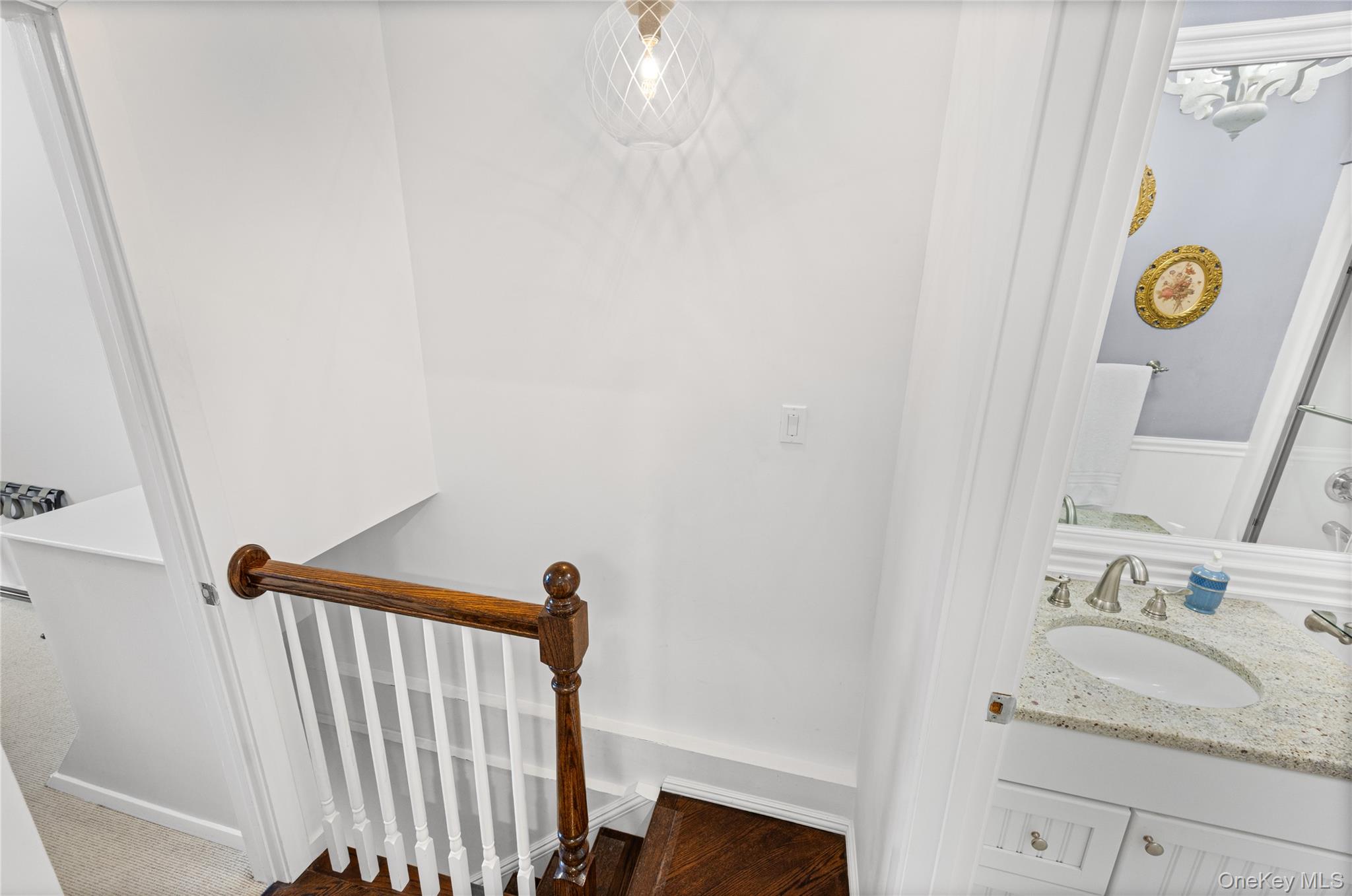400 Noyack Road E2 Property Photo 14