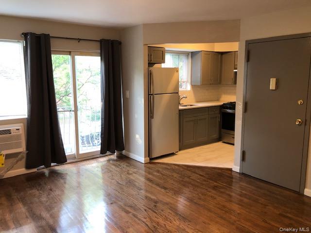 140-42 31 Drive Property Photo 4
