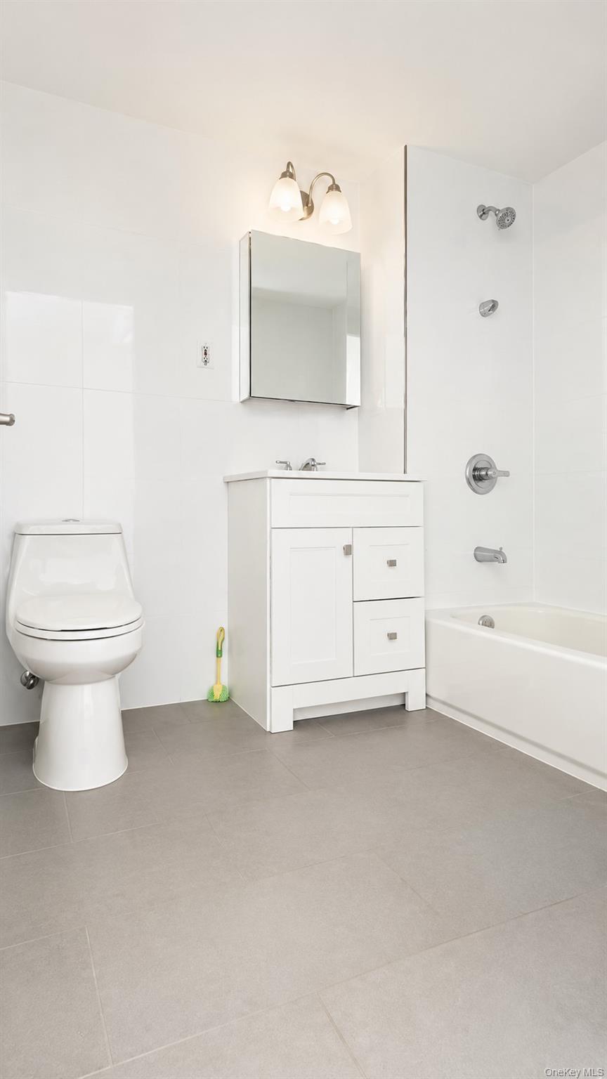 21410 15th Avenue 2f Property Photo 6