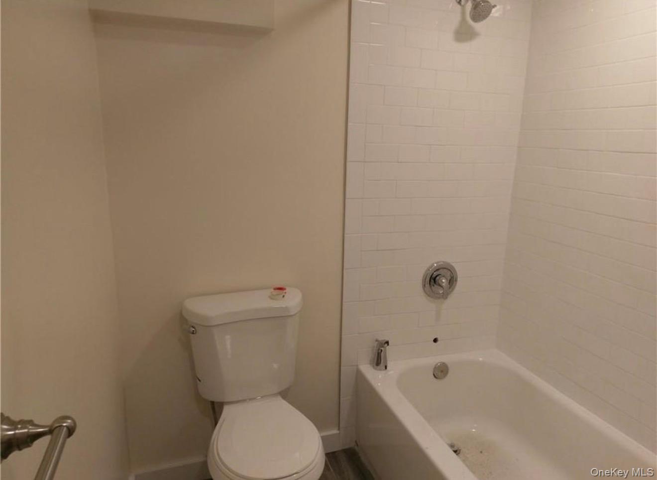 174-176 Myrtle Avenue Property Photo 7
