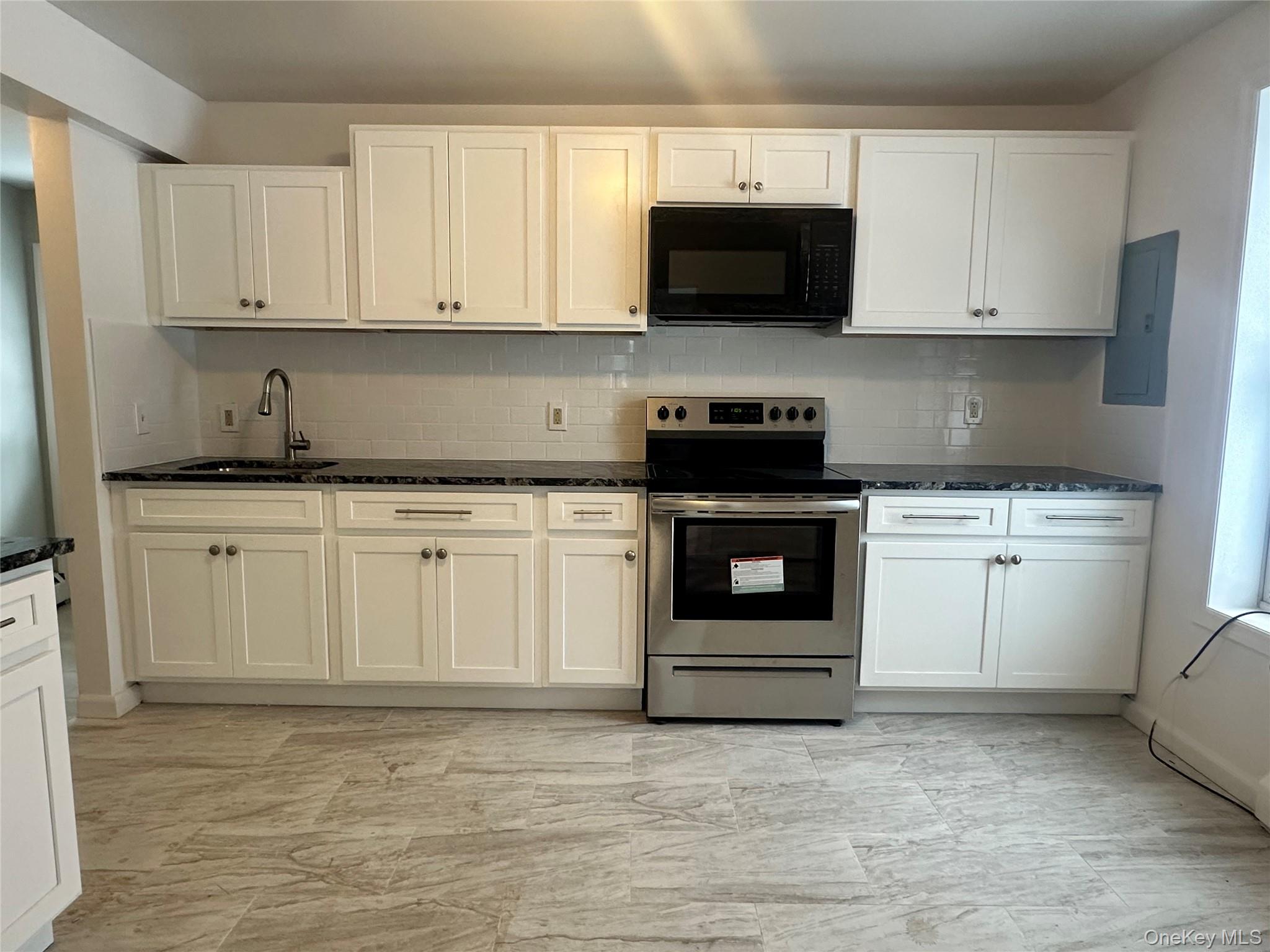 174-176 Myrtle Avenue Property Photo 9