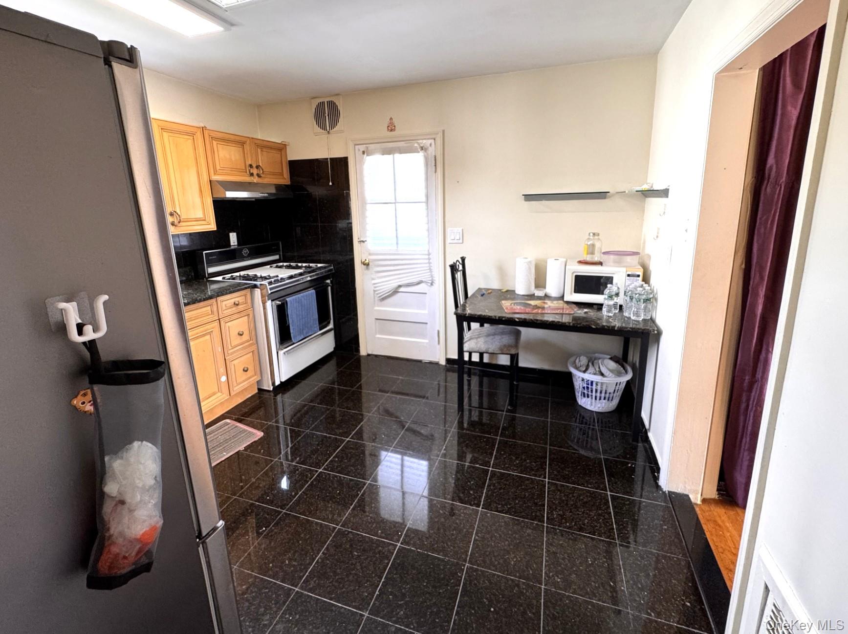 55 Canfield Avenue Property Photo 7