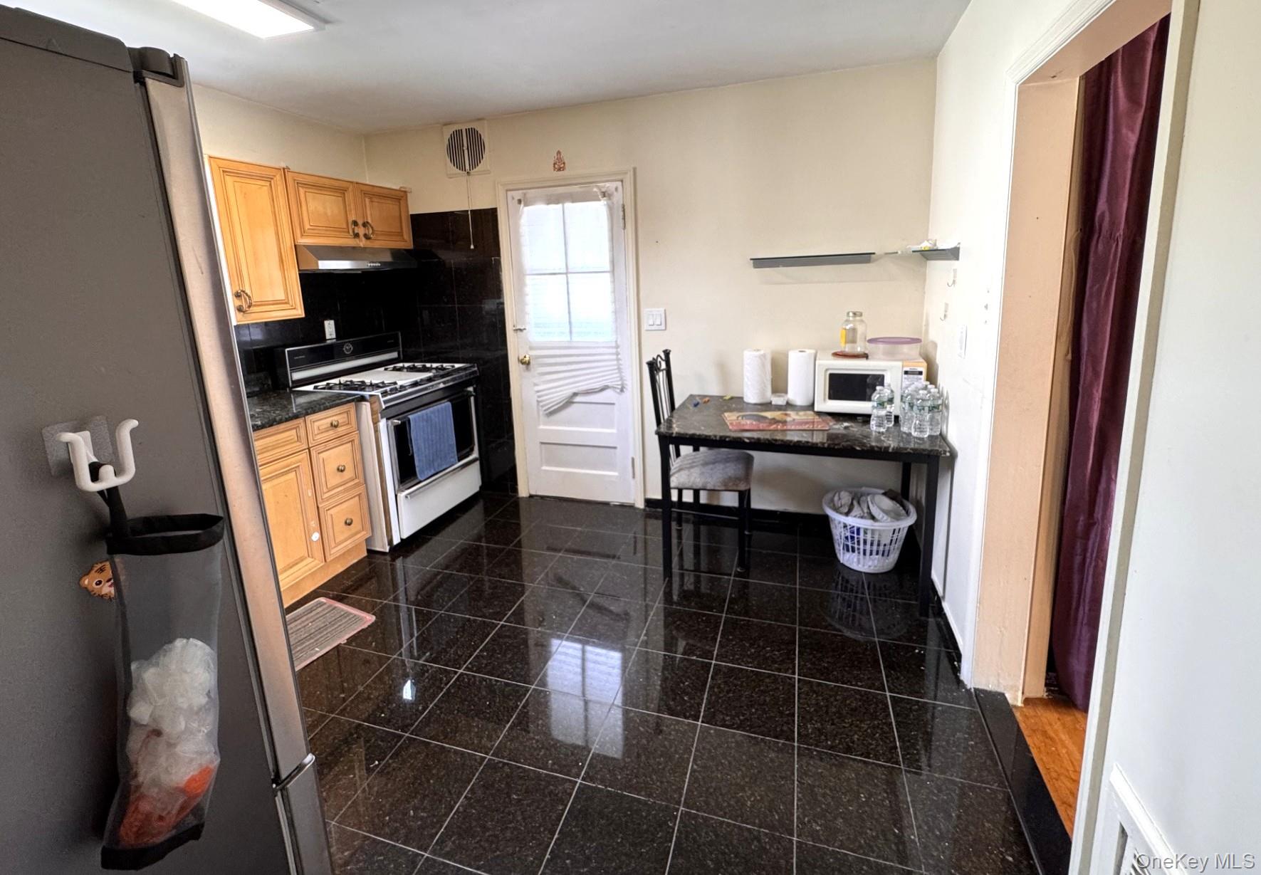 55 Canfield Avenue Property Photo 8