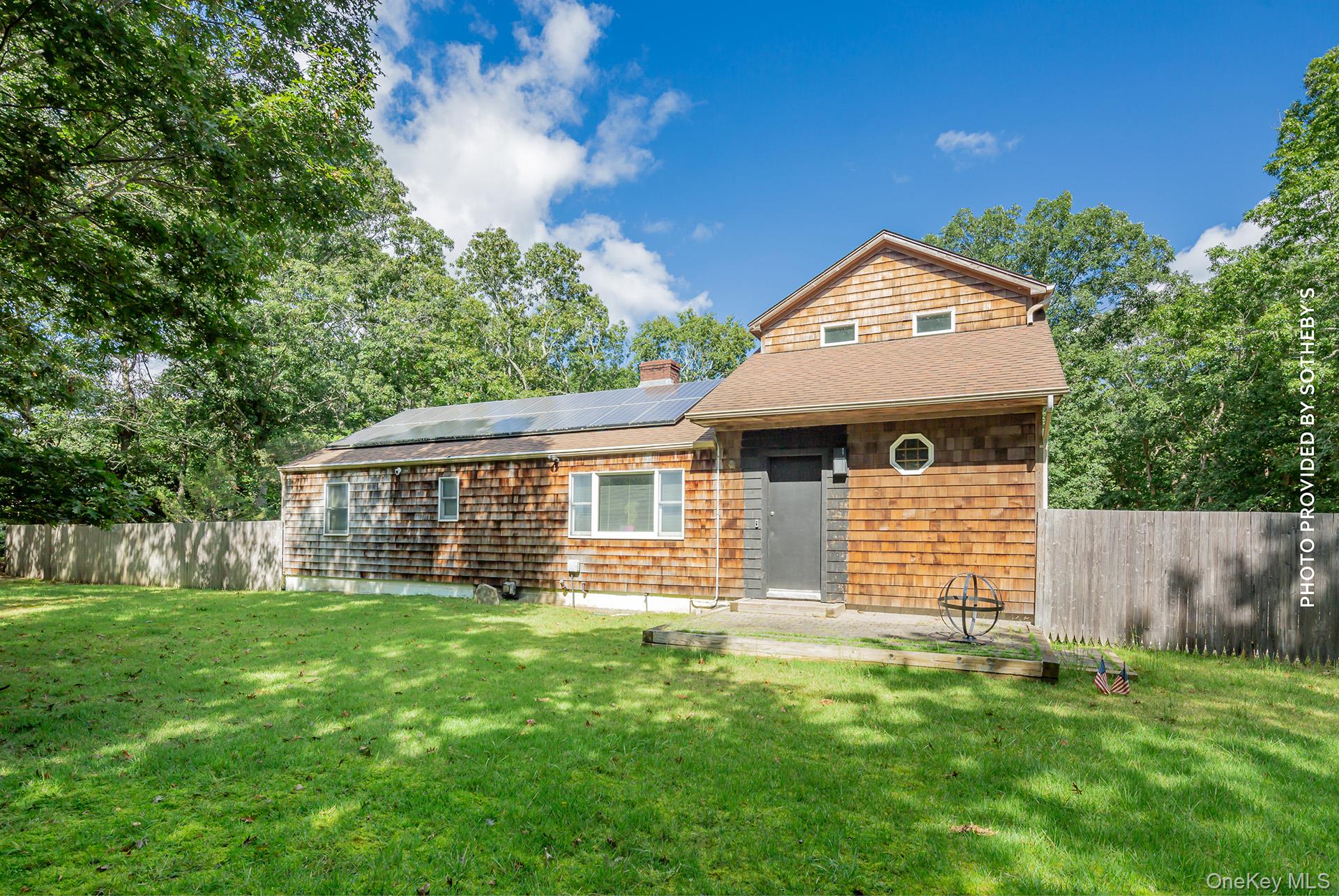 125 Neck Path Property Photo 3