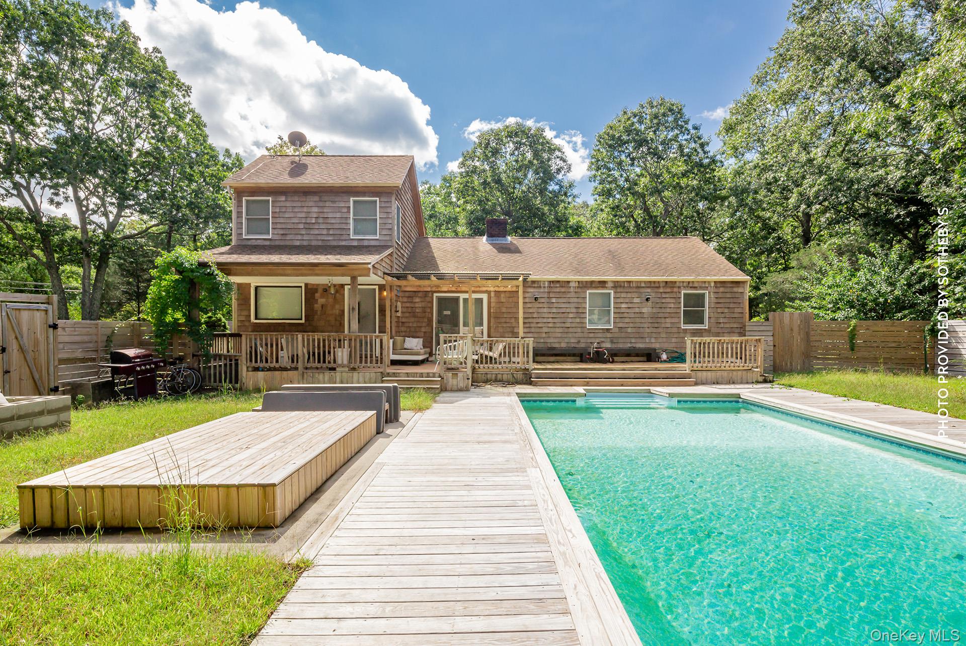 125 Neck Path Property Photo 5