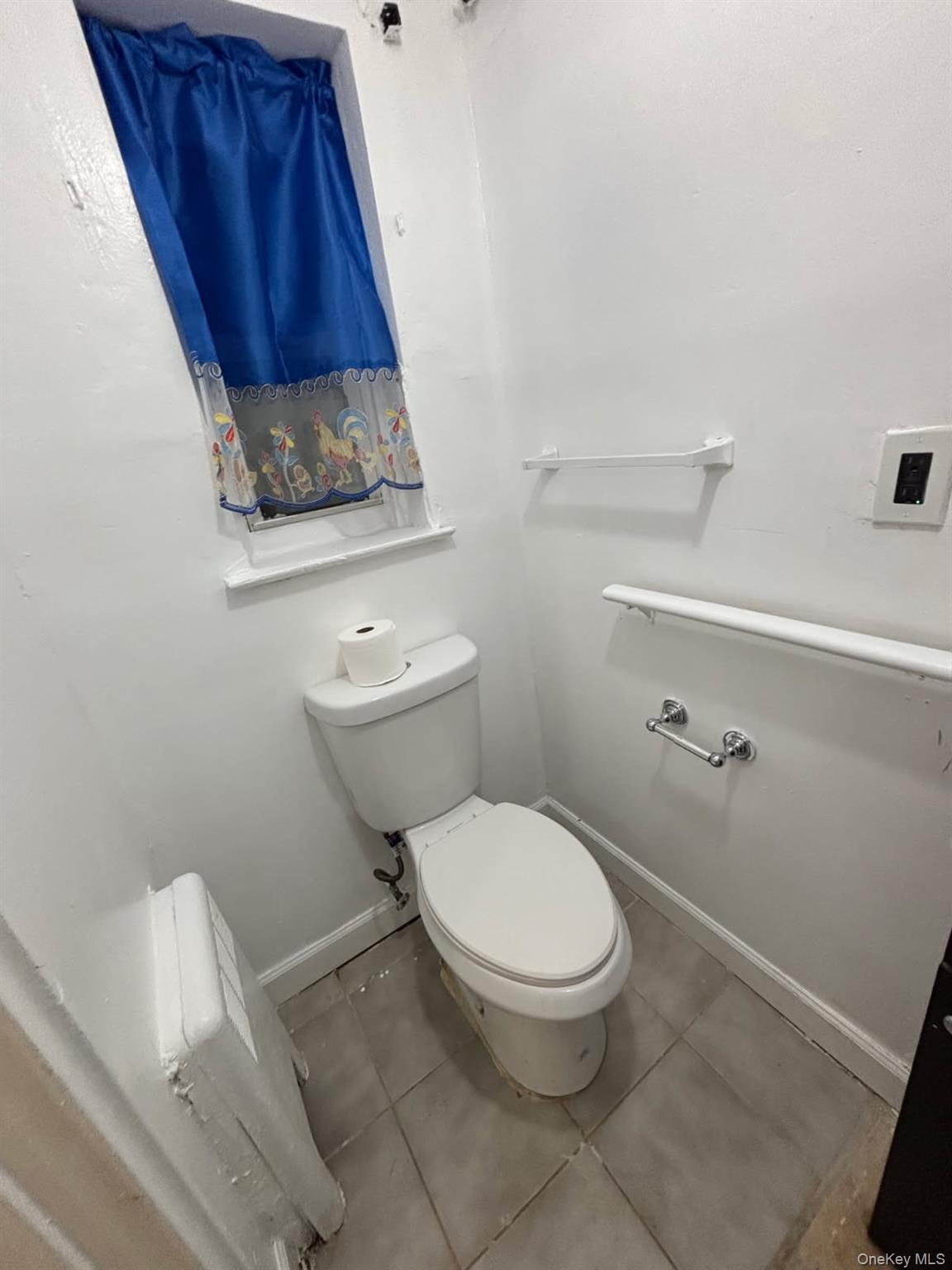 1031 E 241st Street Property Photo 6