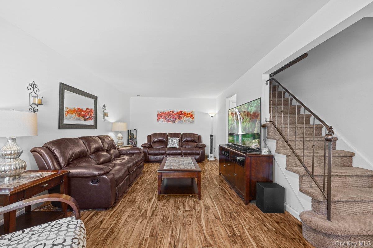 21 Alhambra Drive Property Photo 3