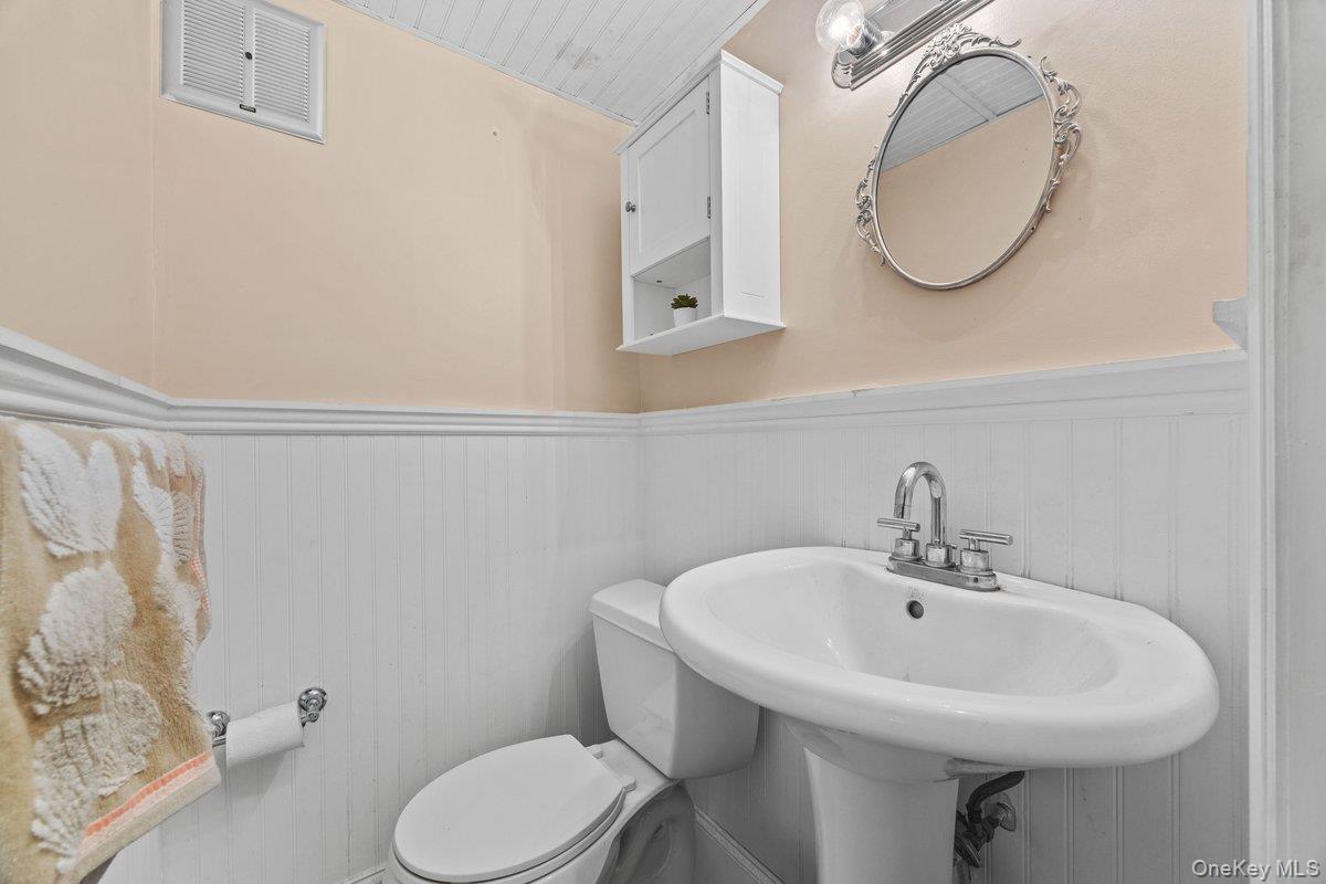 21 Alhambra Drive Property Photo 5
